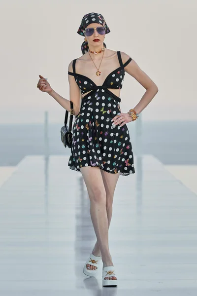 Look 30